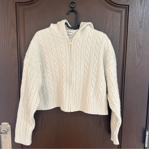 Aritzia Sunday Best Cable Knit Zip Hoodie Cream Cropped Sweater M Wool Blend - Picture 3 of 8